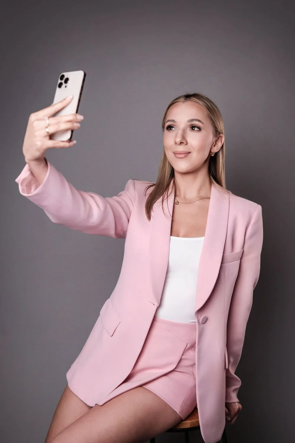 Karina Kamińska nagrywa treści na Instagram — mentoring marketingowy dla makijażystek